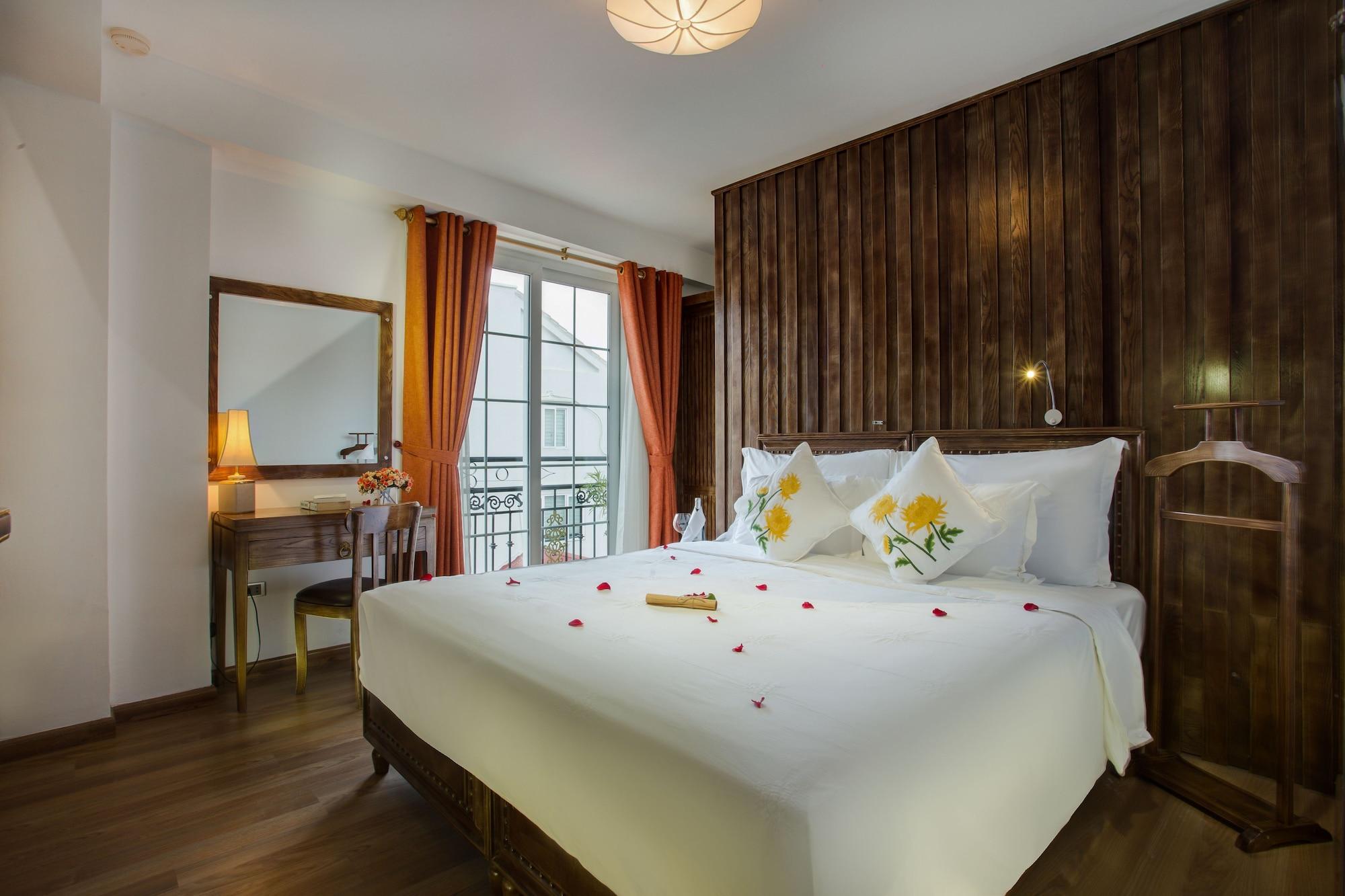 Noble & Swan Boutique Hotel Hanoi Exterior photo